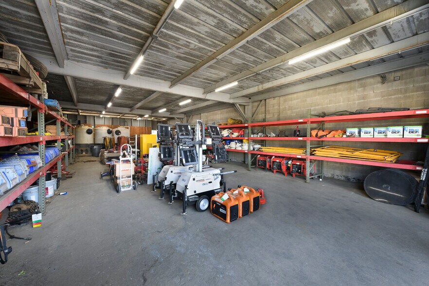 More Photos Of 10232-10234 Glenoaks Blvd, Pacoima Warehouse For Sale