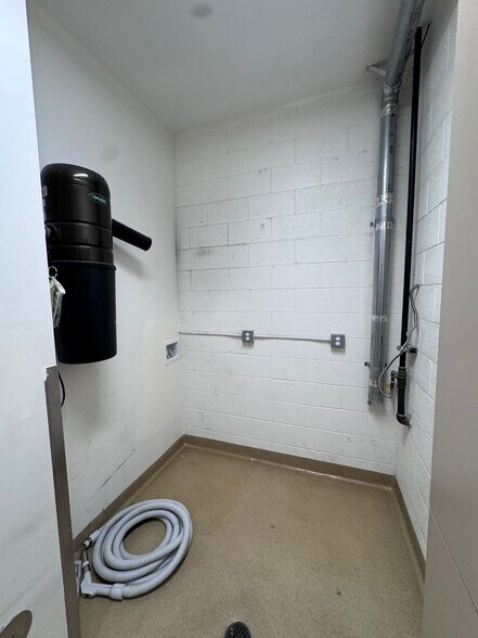 More Photos Of 7527 Draper Ave, La Jolla Medical For Lease