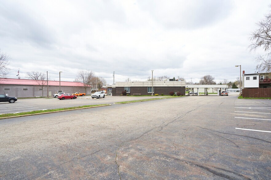 More Photos Of 1060 Kenmore Blvd, Akron Bank For Sale