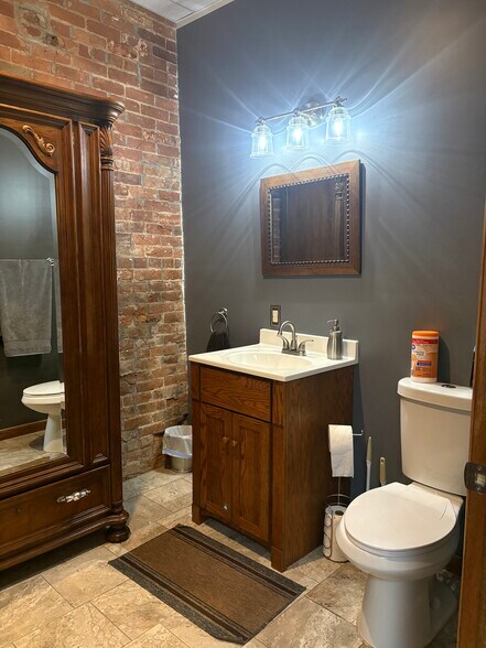 More Photos Of 814 Main St, Rochester Office Residential For Sale