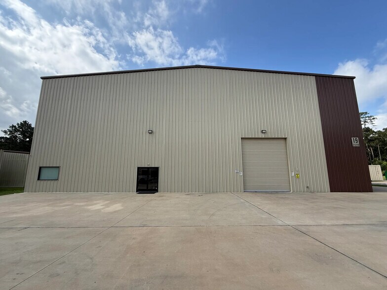 More Photos Of 21219 Blair Rd, Conroe Industrial For Sale