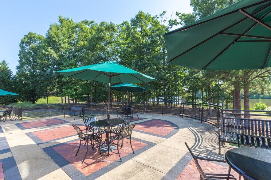 More Photos Of 4805 Lake Brook Dr, Glen Allen Office For Lease