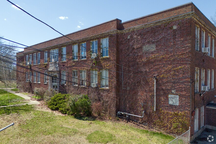 More Photos Of 1125 S Main St, Attleboro Schools For Sale