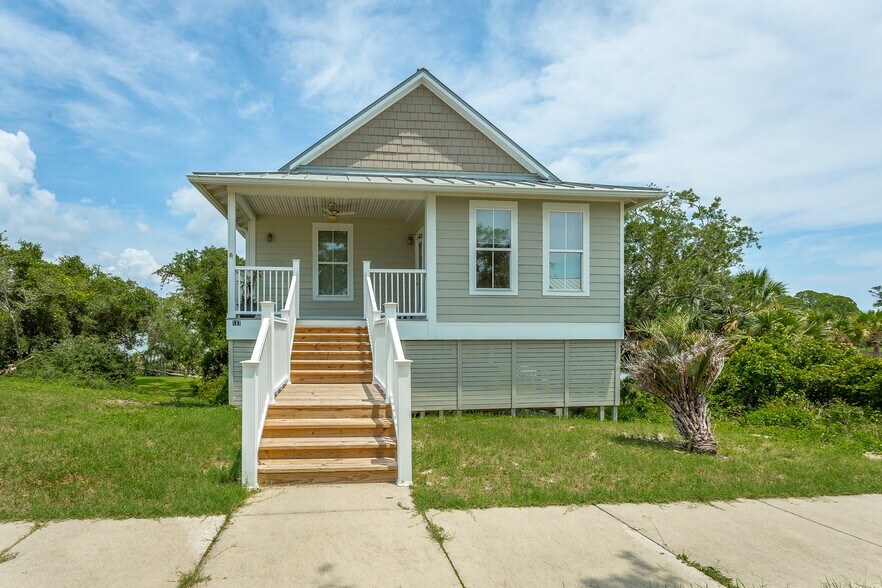 More Photos Of 127 Harbor Cir, Panacea Office Residential For Sale