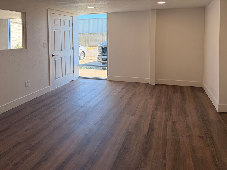 More Photos Of 201-207 Benton Ct, Suisun City Auto Repair For Lease