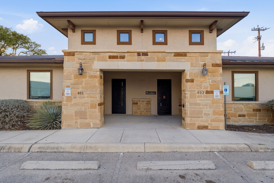 More Photos Of 10007 Huebner Rd, San Antonio Office For Sale