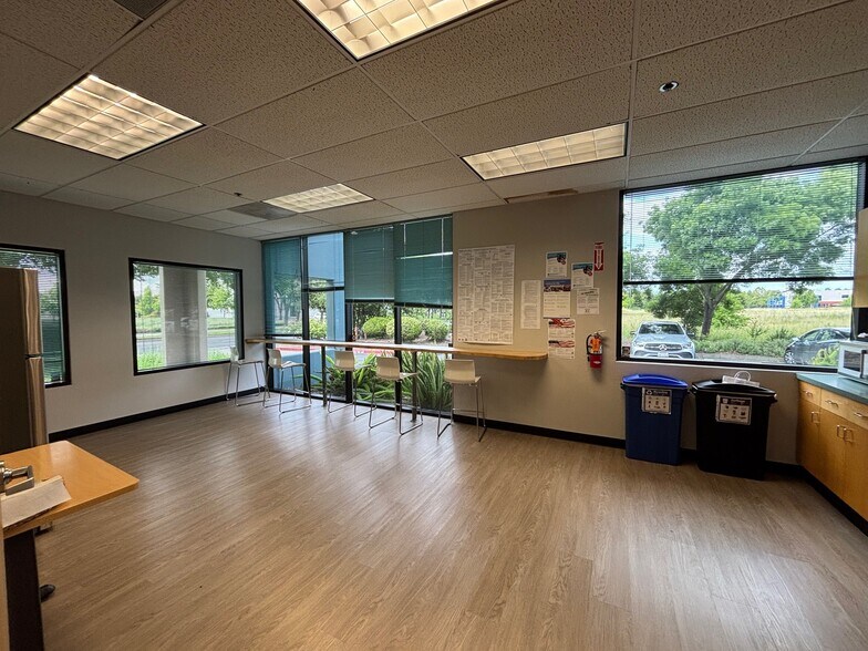 More Photos Of 2650-2656 Napa Valley Corporate Dr, Napa Research And Development For Lease