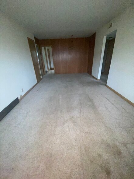 More Photos Of 7009 W Tripoli Ave, Milwaukee Apartments For Sale