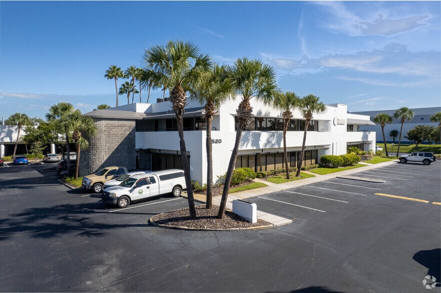 More Photos Of 4520 Oak Fair Blvd, Tampa Office For Lease