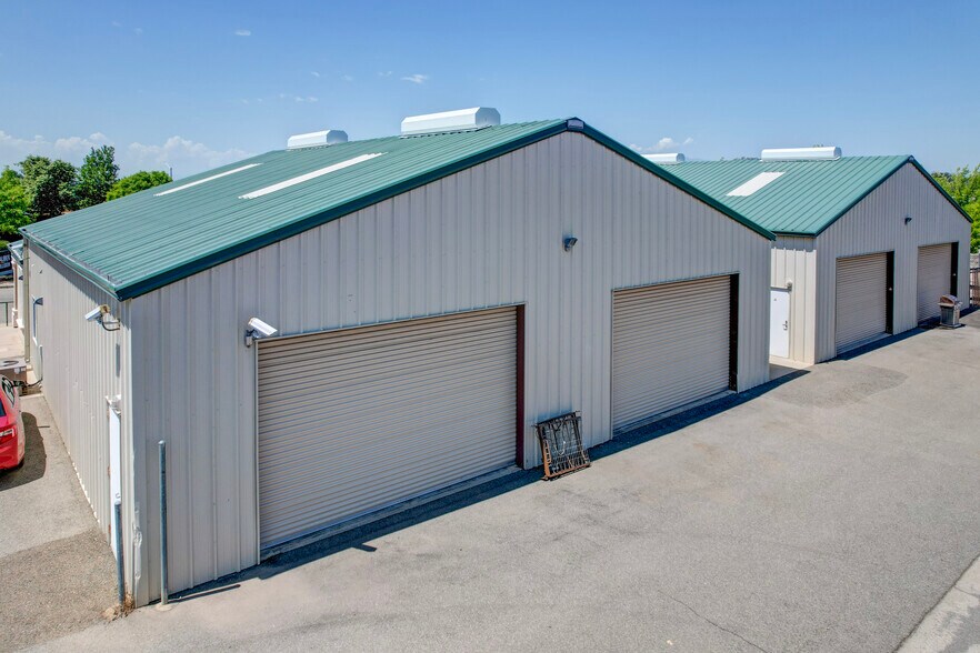 More Photos Of 3075 Crossroads Dr, Redding Light Distribution For Sale