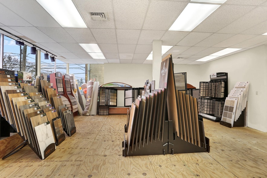 More Photos Of 1915 Lenox St, Harrisburg General Retail For Sale