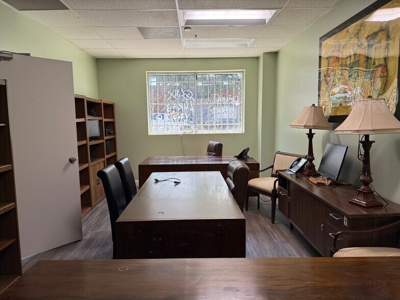 More Photos Of 3431-3495 S Main St, Los Angeles Manufacturing For Sale