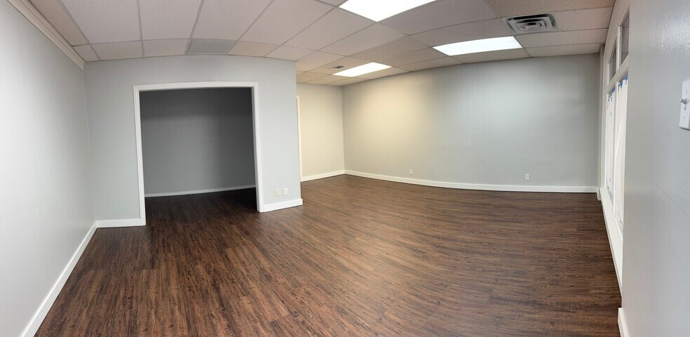 More Photos Of 556 W Bedford Euless Rd, Hurst Office For Lease