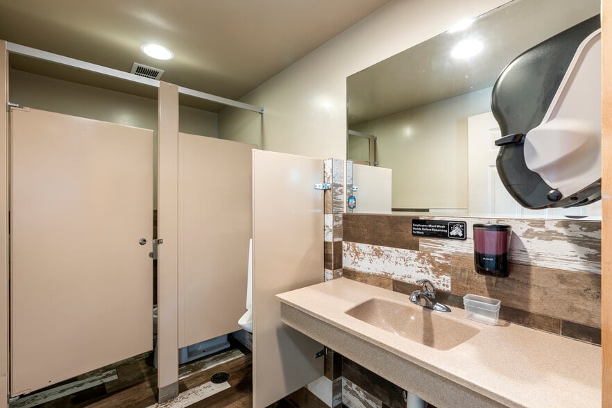More Photos Of 33350 County Road 3, Crosslake Restaurant For Sale