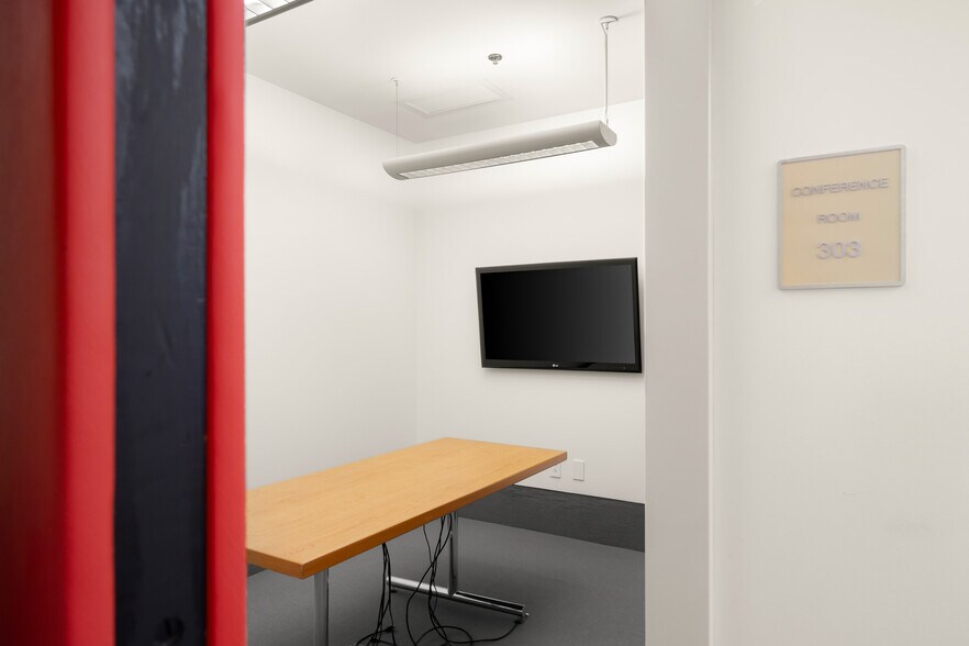 More Photos Of 301 Washington St, Columbus Office For Lease