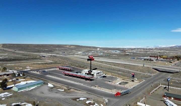 More Photos Of 447 Ventosa st, Wells Convenience Store For Sale