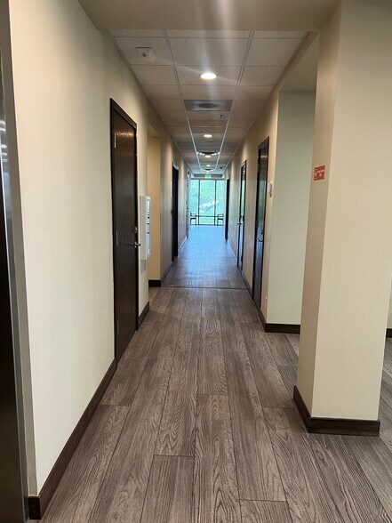 More Photos Of 1333 E 9400 S, Sandy Office For Lease