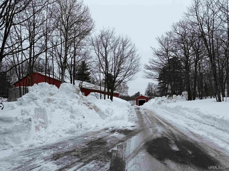 More Photos Of 7 Brebner Rd E, Negaunee Flex For Sale