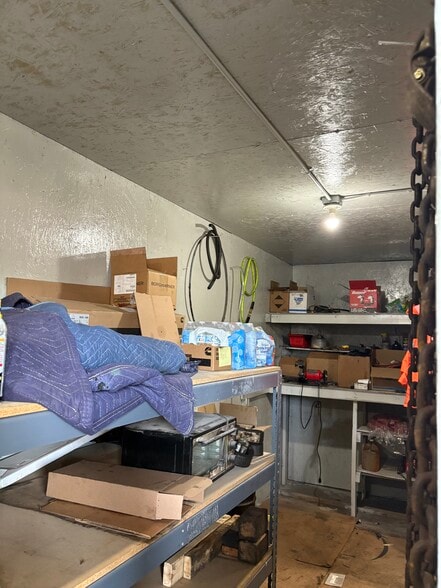 More Photos Of 16350 Crawford Ave, Markham Truck Terminal For Sale