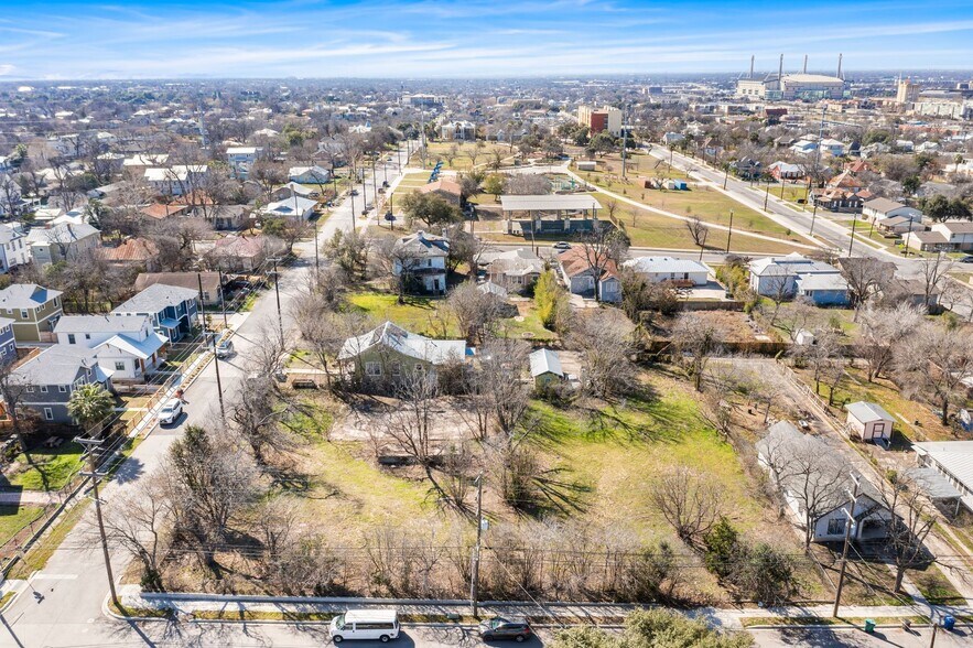 More Photos Of 931 N Olive St, San Antonio Land For Sale