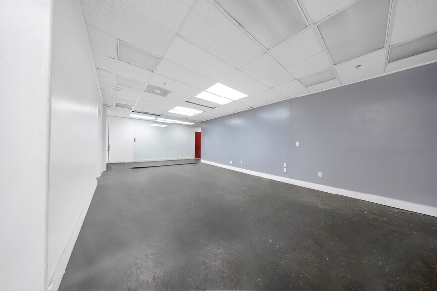 More Photos Of 2601 NW 105th Ave, Miami Warehouse For Sale