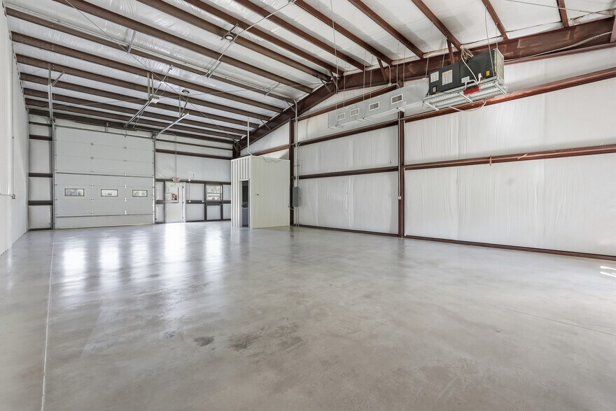 More Photos Of 319 Highway 365, Conway Flex For Sale