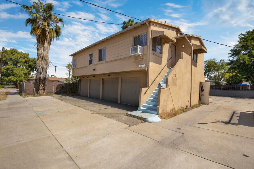 More Photos Of 11234 Hatteras St, North Hollywood Apartments For Sale