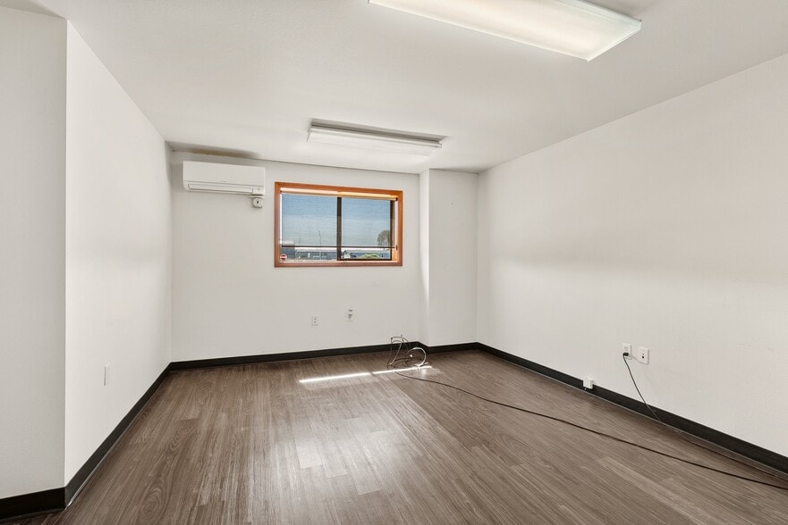 More Photos Of 281 Hamilton Rd N, Chehalis Warehouse For Sale