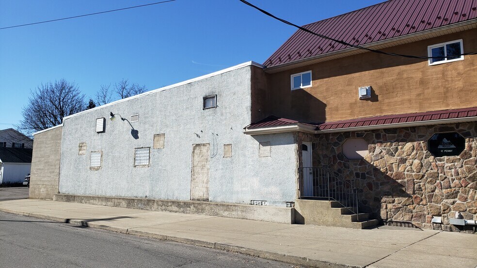 More Photos Of 3501 Birney Ave, Moosic Sports And Entertainment For Sale