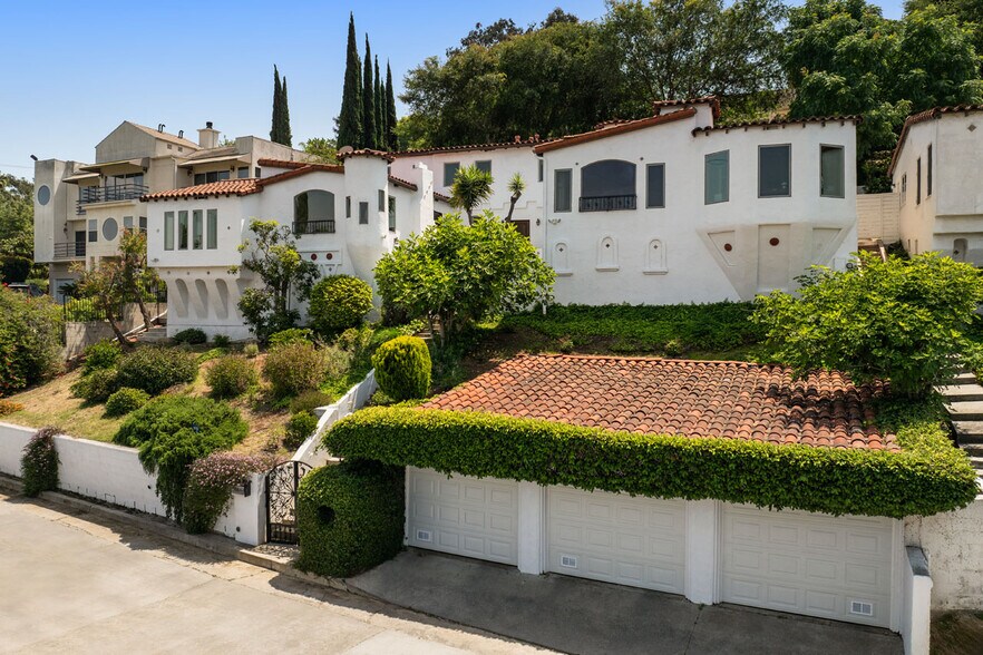 More Photos Of 3700 Arbolada Rd, Los Angeles Apartments For Sale