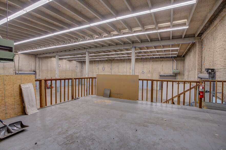 More Photos Of 675 Elkton Dr, Colorado Springs Distribution For Lease