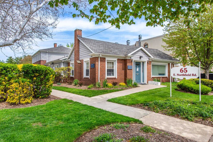 More Photos Of 65 E Northfield Rd, Livingston Medical For Sale