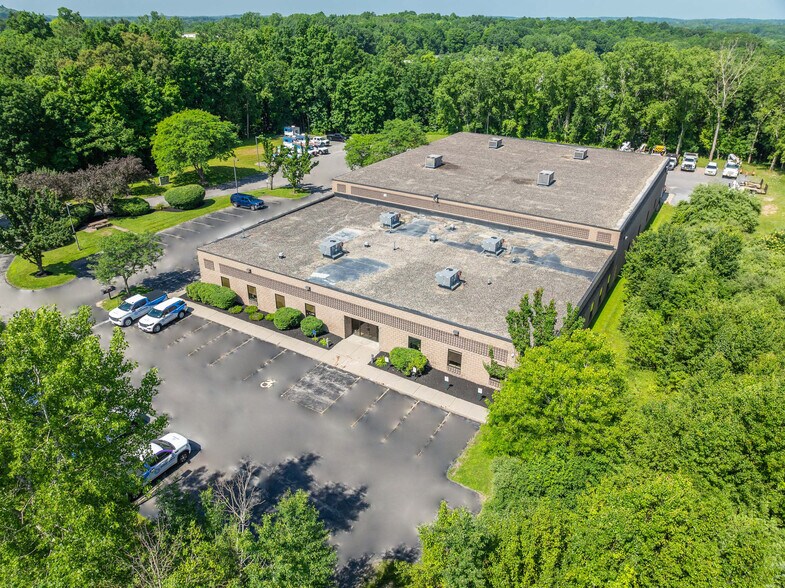 More Photos Of 580 Fishers Station Dr, Victor Warehouse For Lease
