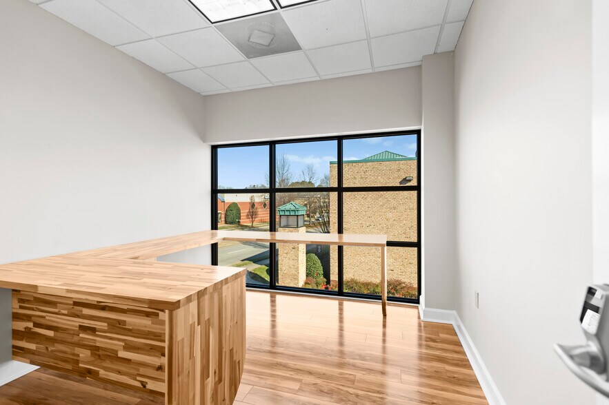 More Photos Of 19810 W Catawba Ave, Cornelius Office For Lease