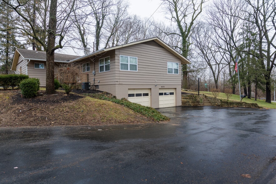 More Photos Of 4577 Olentangy River Rd, Columbus Apartments For Sale