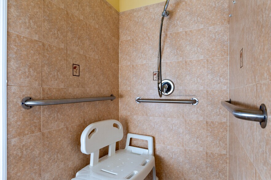 More Photos Of 422 Martin Rd SE, Palm Bay Daycare Center For Sale