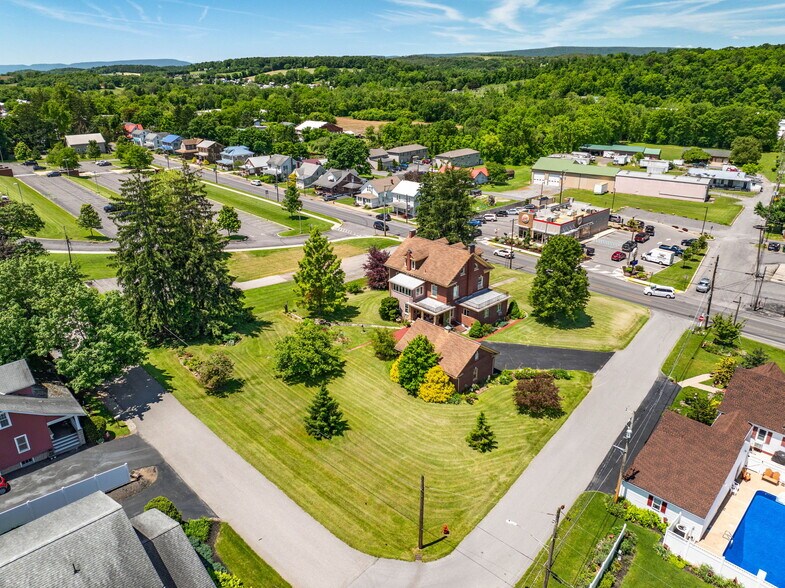 More Photos Of 570 E Main St, Middleburg Office Residential For Sale