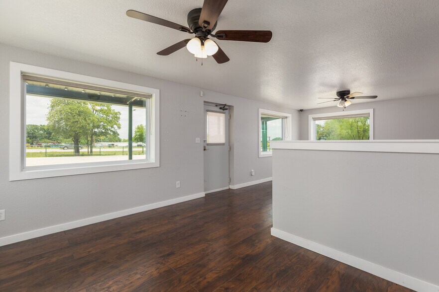 More Photos Of 3100 E Highway 199, Springtown Warehouse For Lease