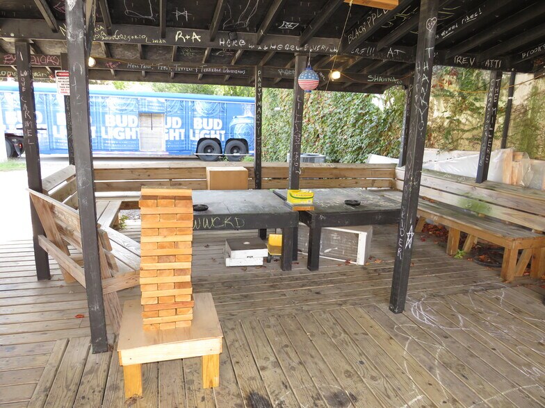 More Photos Of 316 N Main St, Seneca Bar For Sale