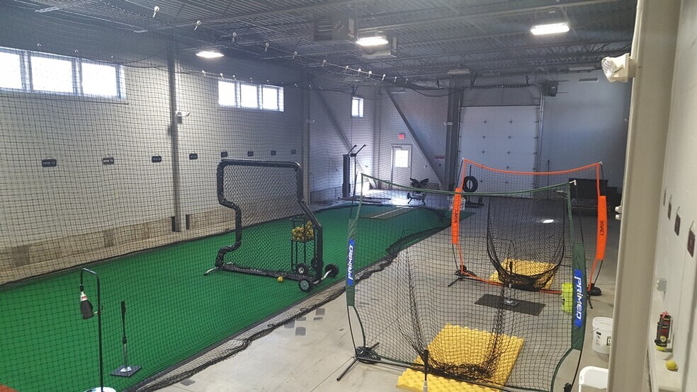 More Photos Of 179 Cross Rd, Waterford Service For Lease