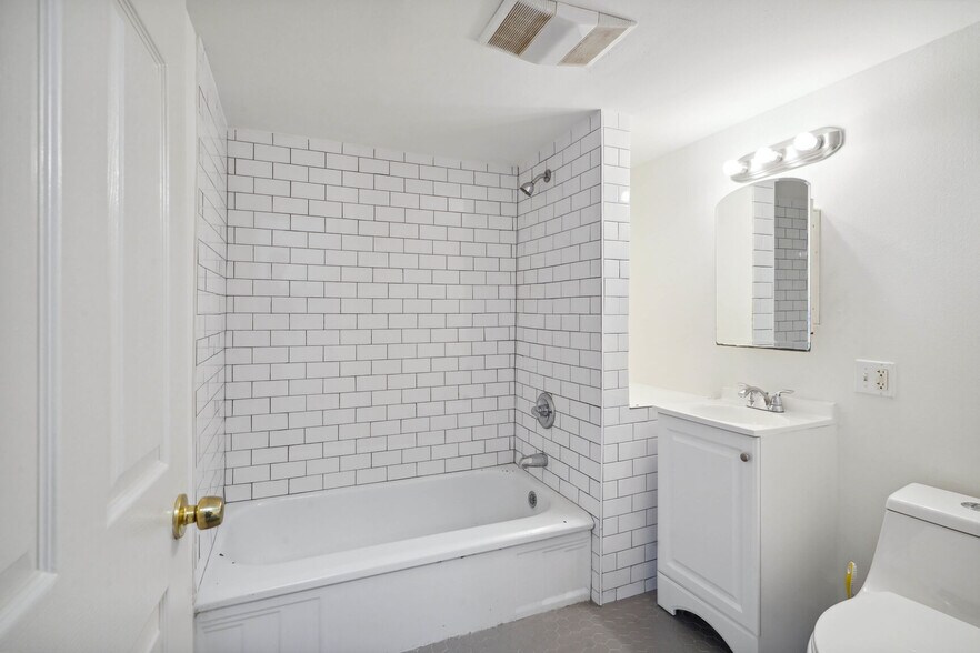 More Photos Of 2008 Foucher St, New Orleans Multifamily For Sale