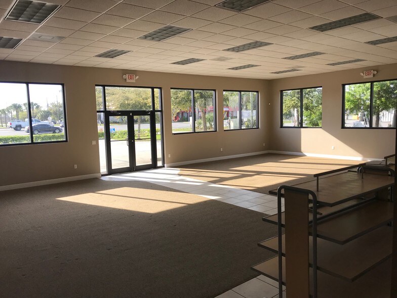 More Photos Of 11395 66th St, Largo Light Distribution For Lease
