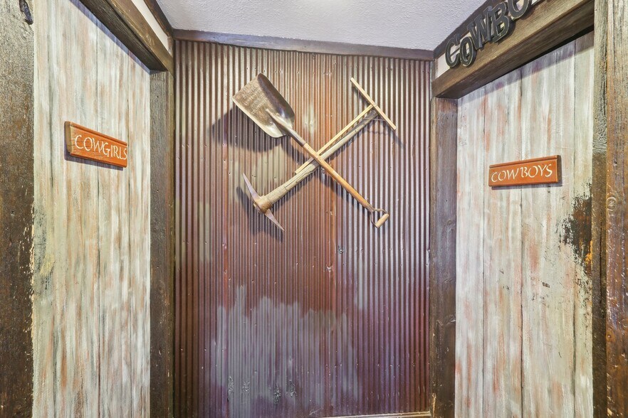 More Photos Of W11070 Hwy 16 & 60, Columbus Restaurant For Sale