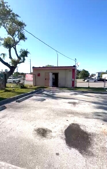 More Photos Of 5500-5532 Pembroke Rd, Hollywood Freestanding For Sale