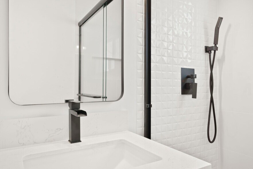 More Photos Of 925 W 84th St, Los Angeles Apartments For Sale