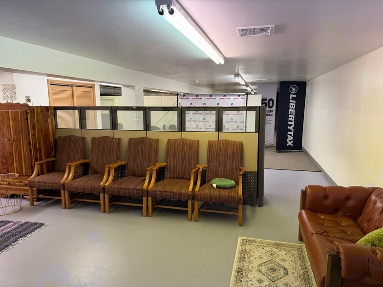 More Photos Of 73 Canal St, Millbury Showroom For Lease