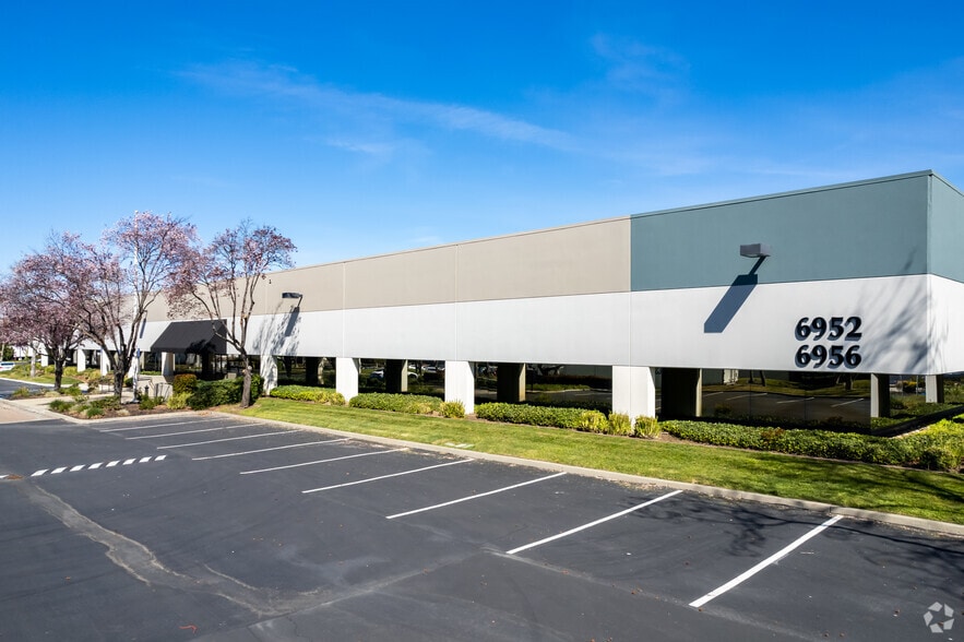 More Photos Of 6950-6956 Preston Ave, Livermore Research And Development For Lease