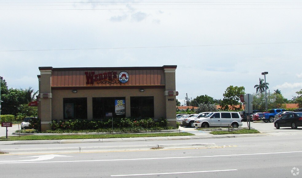 More Photos Of 8922 SW 24th St, Miami Fast Food For Lease
