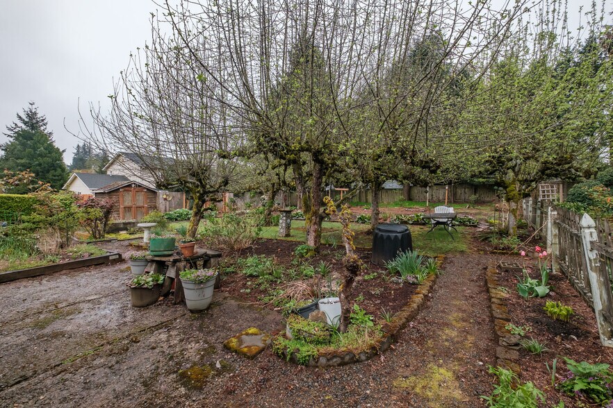 More Photos Of 5198 Skyline Rd S, Salem Multifamily For Sale