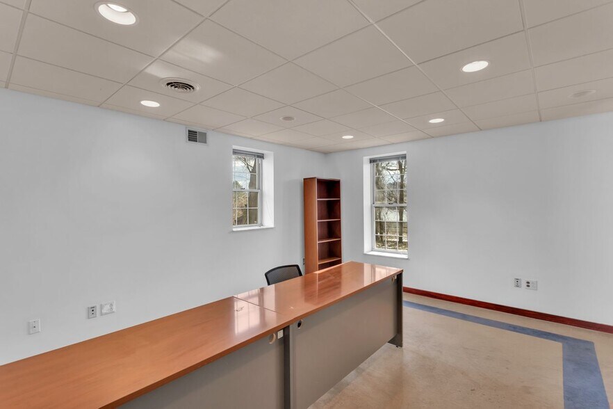 More Photos Of 1106 Ohio River Blvd, Sewickley Office For Sale